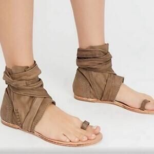 Free People Delaney Boot Sandal Brown Taupe Womens Size 39 EU 8.5 USA